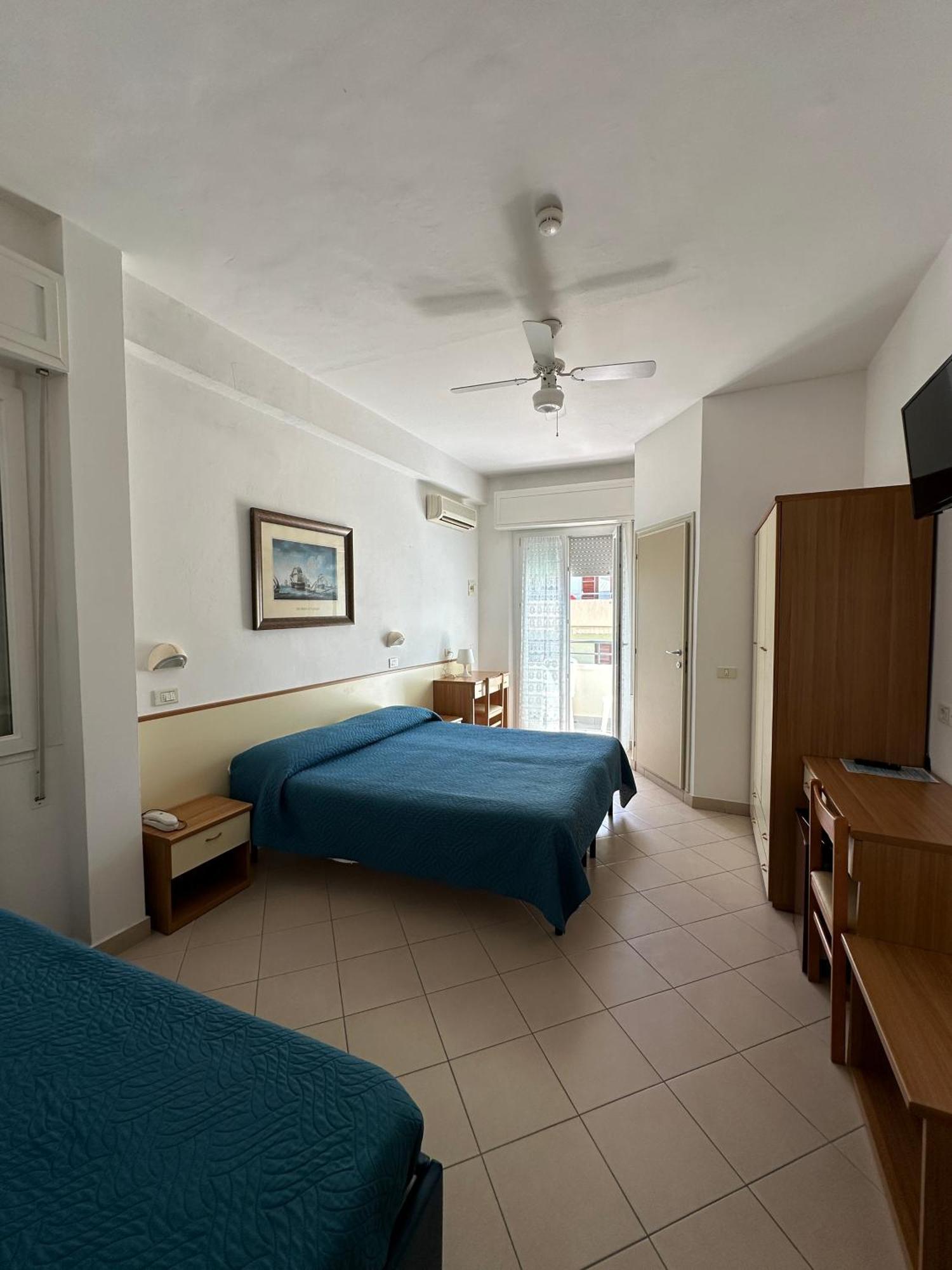 Hotel La Plage Cattolica Exteriör bild