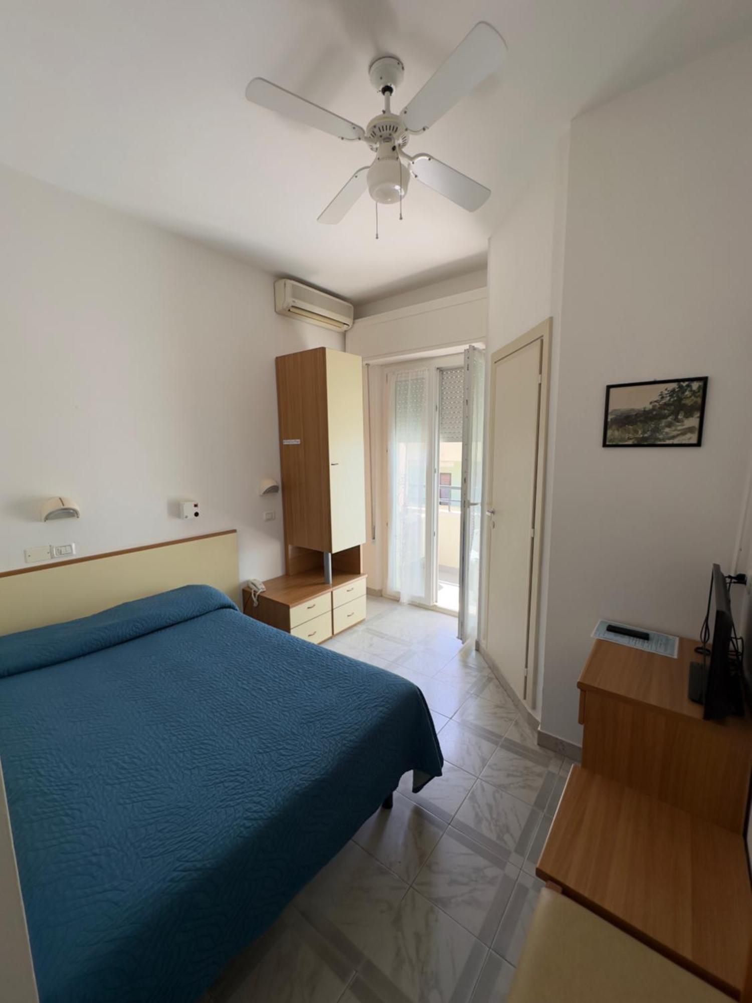 Hotel La Plage Cattolica Exteriör bild